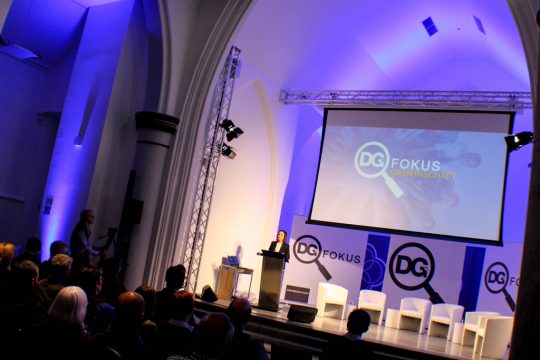 DG Fokus: Asli Sevindim am Rednerpult
