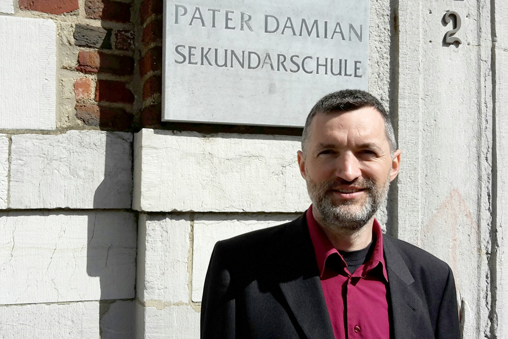 Elmar Schlabertz, Direktor der Pater-Damian-Sekundarschule