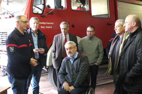 Zonenrat der Hilfeleistungszone DG nimmt Reuländer Feuerwehrhalle in Augenschein
