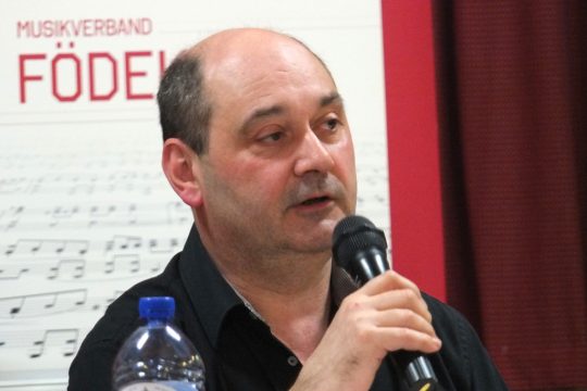 Födekam-Präsident Horst Bielen beim Informationsabend in Weywertz (11.4.2016)