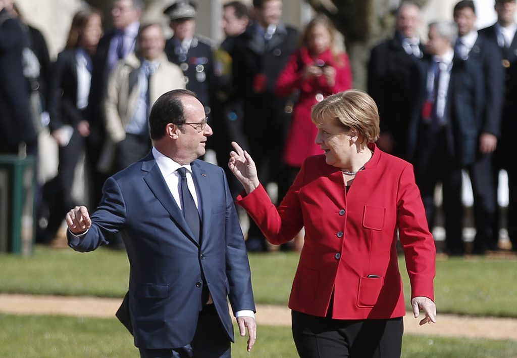 Frankreichs Präsident François Hollande und die deutsche Bundeskanzlerin Angela Merkel in Metz (7.4.)