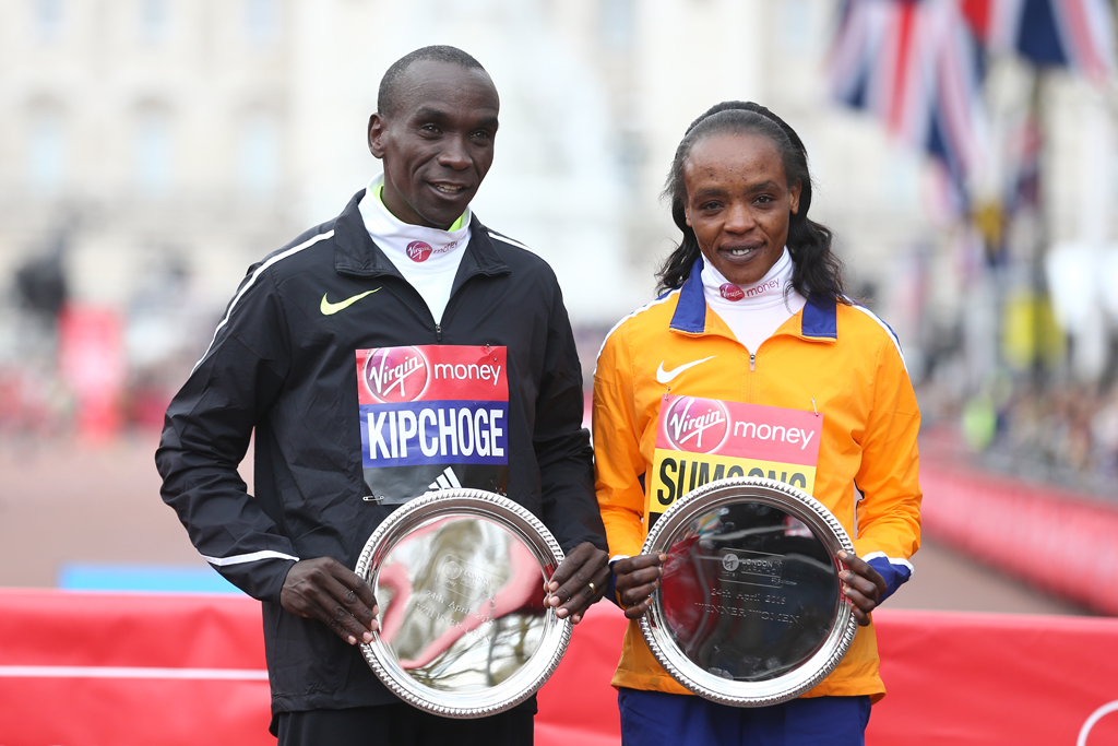 Sieger beim London-Marathon: Eliud Kipchoge und Jemima Sumgong