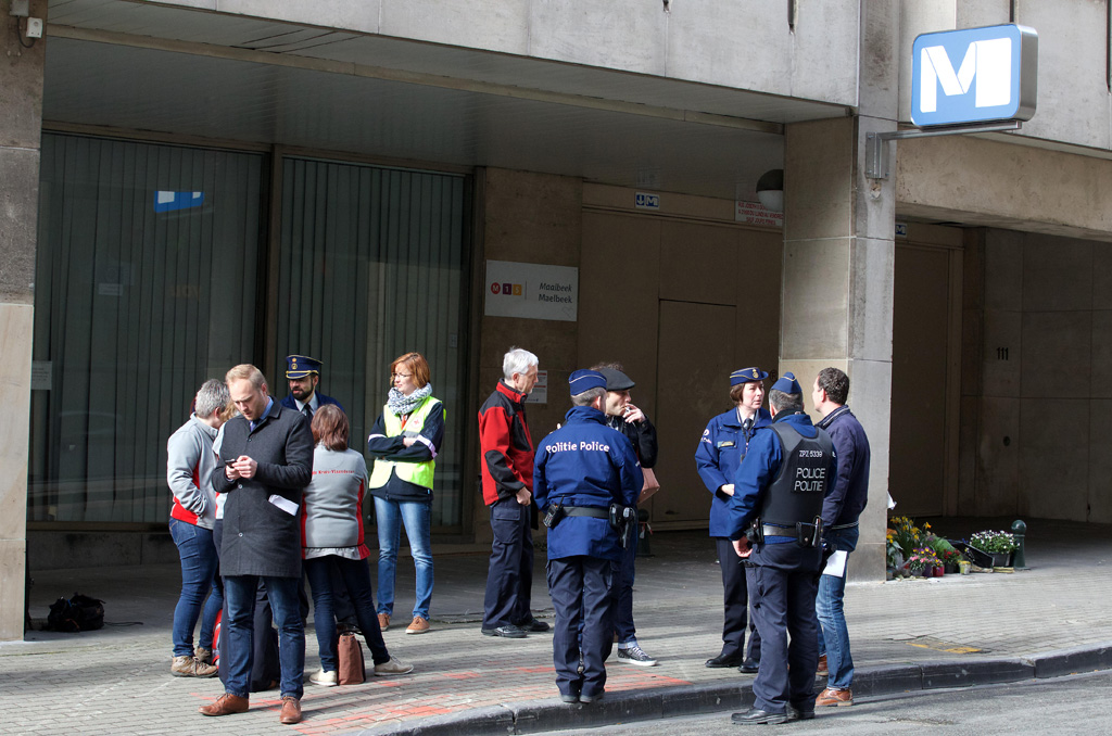 Besuch von Opferangehörigen und Überlebenden an der Metrostation Maalbeek (23.4.)