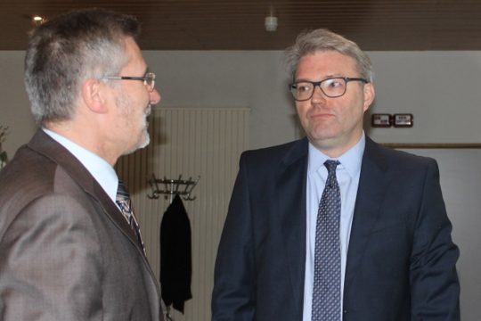 Dr. Marc Jan Eumann (r.)