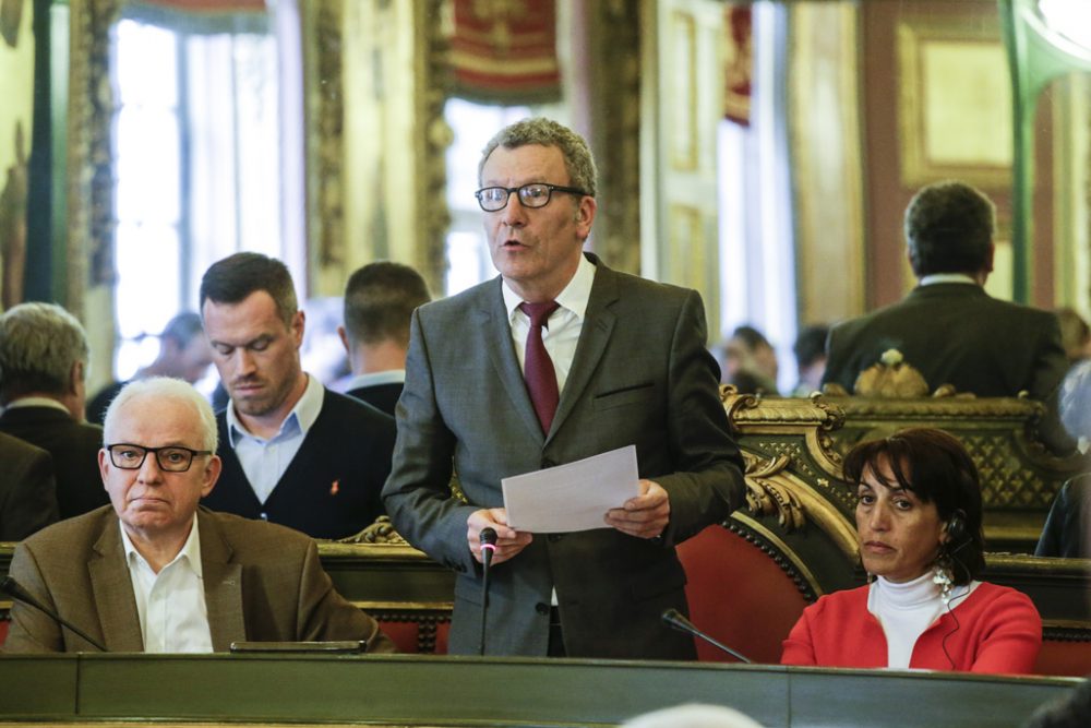 Brüssels Bürgermeister Yvan Mayeur bei einer Stadtratssitzung