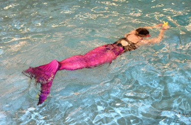 Wassernixen: Meerjungfrauenschwimmen in Aachen