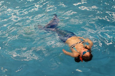 Wassernixen: Meerjungfrauenschwimmen in Aachen