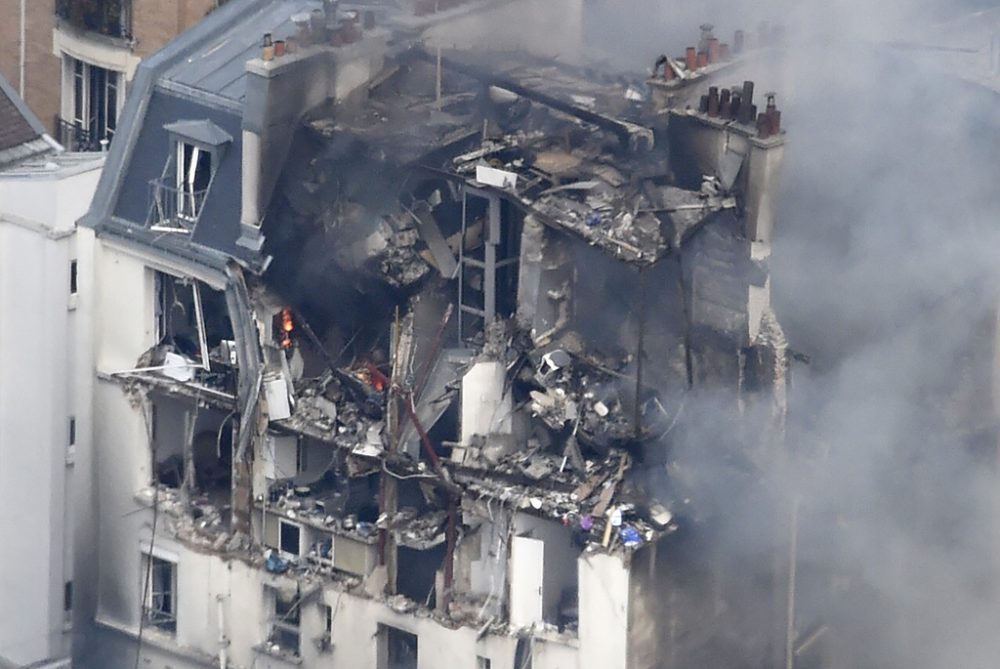 Gasexplosion zerstört mehrere Etagen eines Hauses im Zentrum von Paris