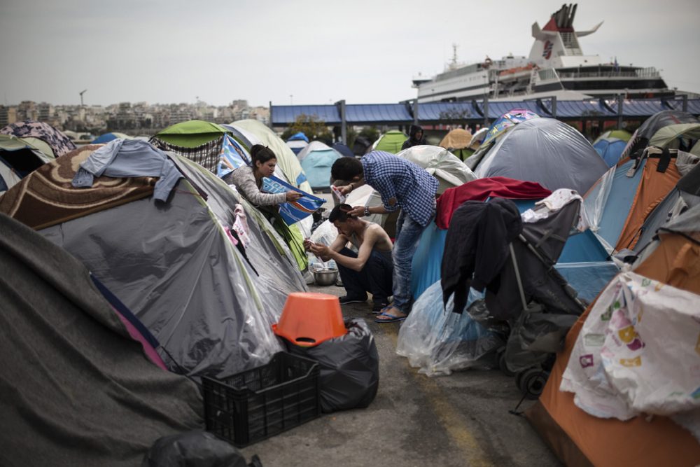 Improvisiertes Flüchtlingscamp im Hafen von Piräus (Bild vom 3.4.)