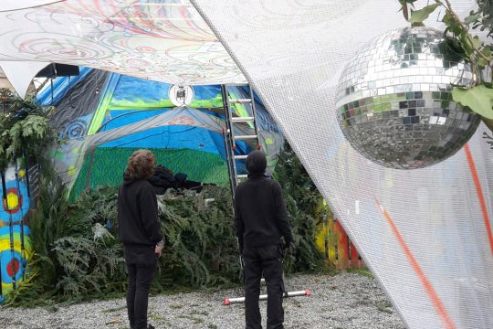 Vorbereitungen zum Elektrofestival "Wolfsklänge" in Eupen