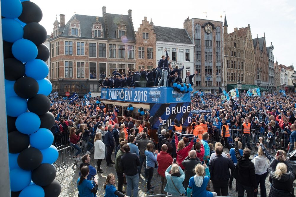 Spieler und Fans des FC Brügge während der Meisterfeier