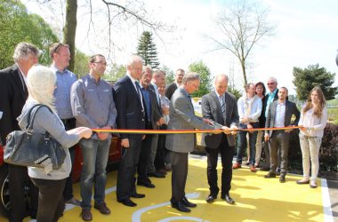 Eröffnung der Ladesäule für Elektrofahrzeuge von Ores am Büchelturm in St. Vith