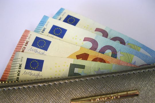 Geld im Portemonnaie (Illustrationsbild: BRF)