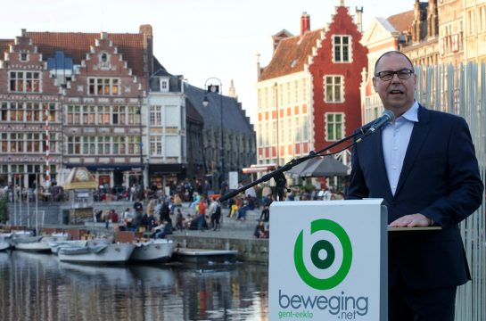 Marc Leemans, der Vorsitzende des Christlichen Gewerkschaftsbundes, bei seiner Rede in Gent