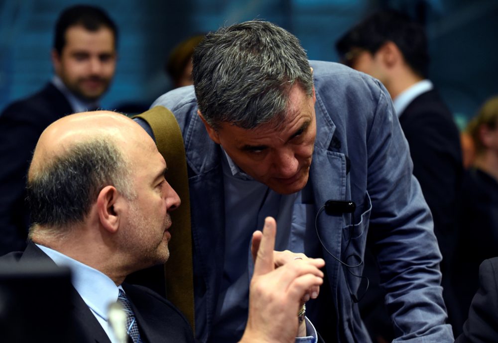 EU-Währungskommissar Moscovici (l.) im Gespräch mit Griechenlands Finanzminister Tsakalotos.