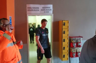 Lombaerts nach dem letzten öffentlichen Training der Roten Teufel vor der EM