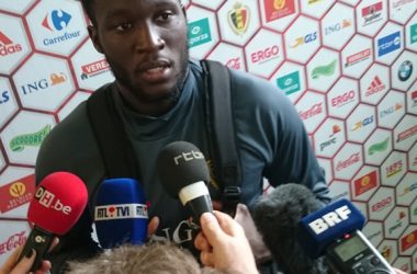 Lukaku gibt den Pressevertretern Interviews nach dem letzten öffentlichen Training der Roten Teufel vor der EM