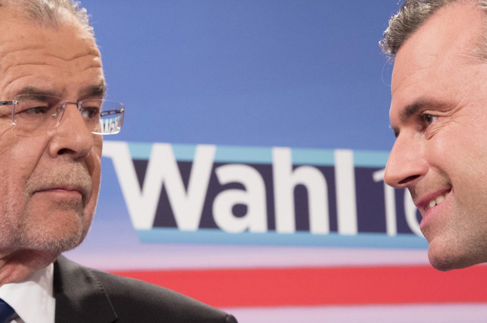 Präsidentenwahl in Österreich: Das Duell zwischen Norbert Hofer (r.) und Alexander Van der Bellen (l.) geht in die nächste Runde