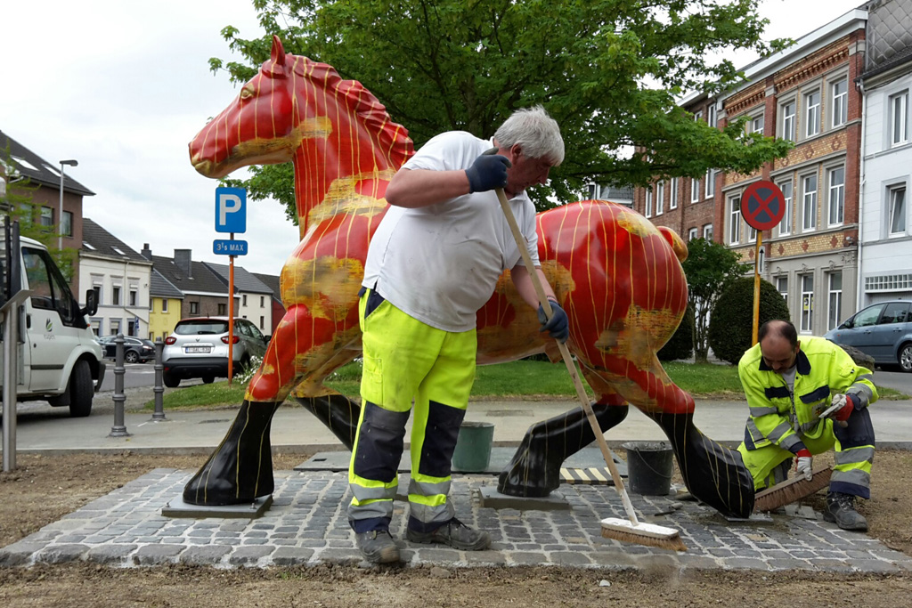 Pferdeskulptur von Romain Van Wissen im Eupener Bergviertel