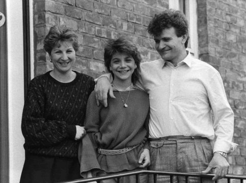 Sandra Kim mit ihren Eltern (Bild vom 19.3.1986)