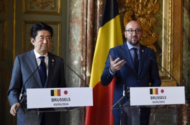 Shinzo Abe und Charles Michel am 3.5. in Brüssel