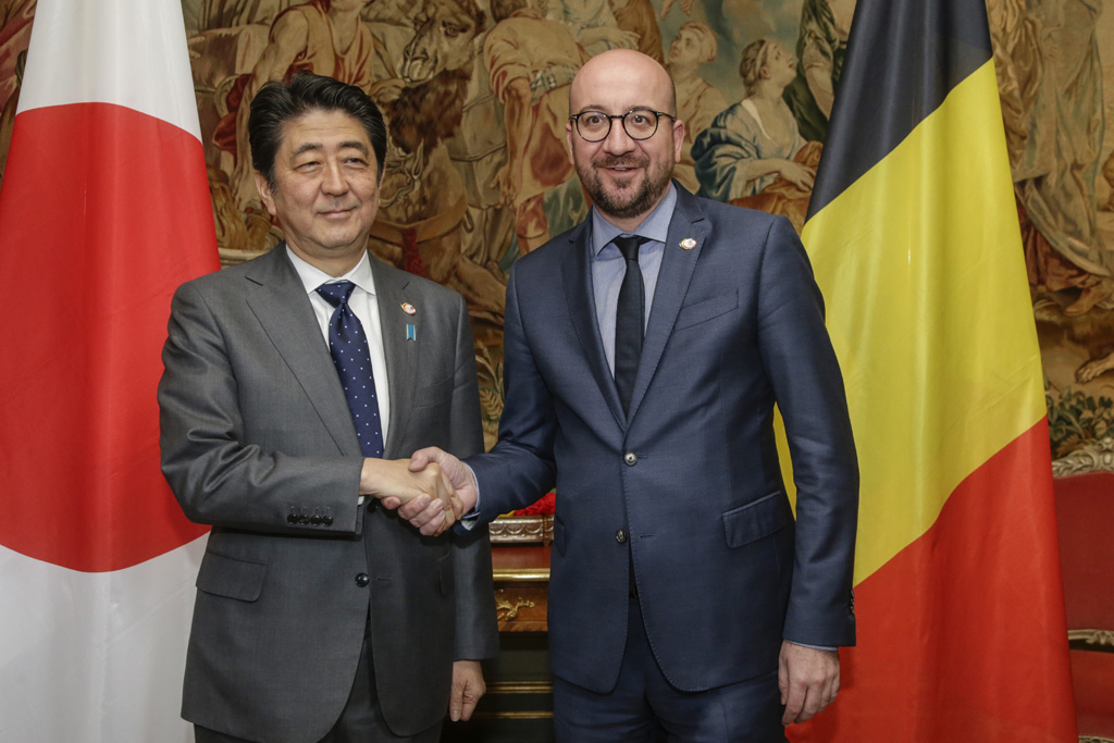 Shinzo Abe und Charles Michel am 3.5. in Brüssel