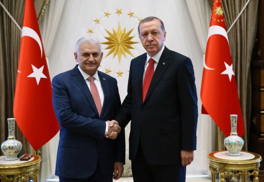Designierter türkischer Ministerpräsident Binali Yildirim (l.) mit Staatspräsident Recep Tayyip Erdogan