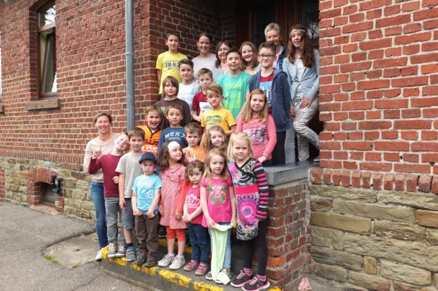 Grundschule Neidingen hat sich ein Schuljahr lang mit den Bienen befasst