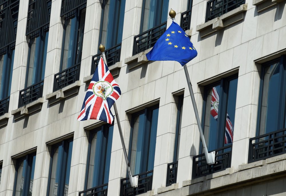 Britische und europäische Flagge in Brüssel