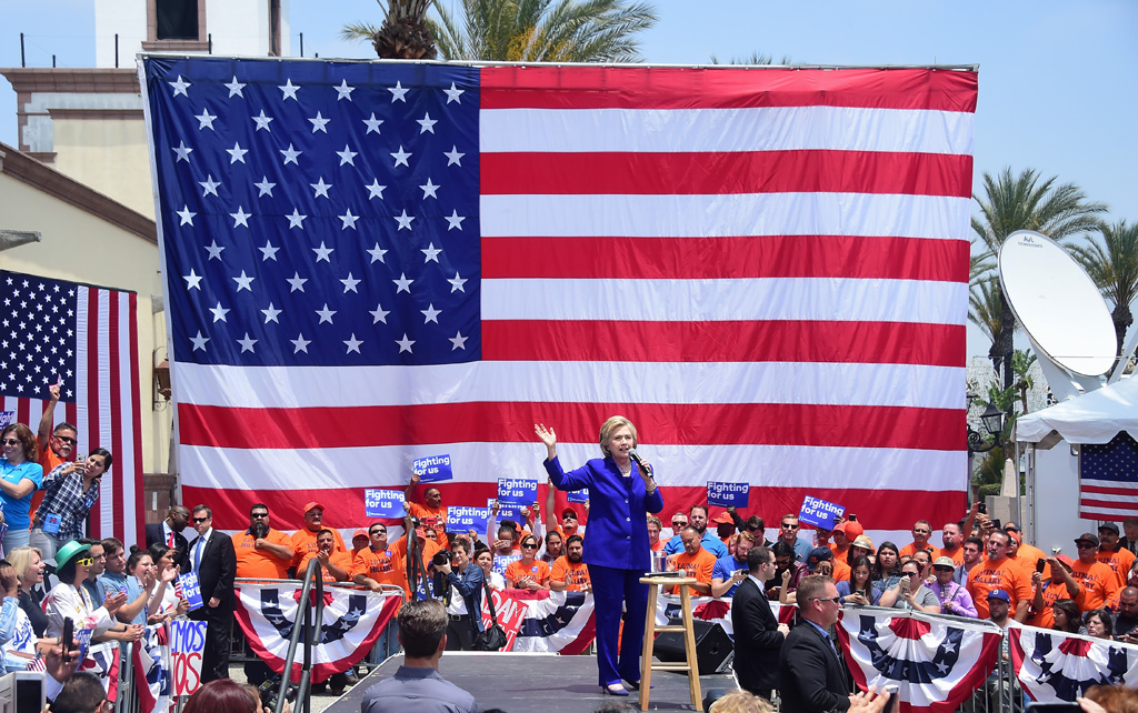 Hillary Clinton spricht zu ihren Anhängern in Lynwood, Kalifornien (6.6.2016)