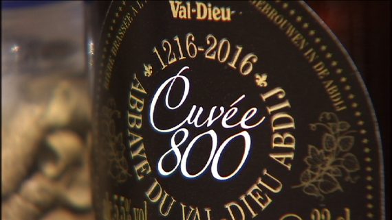 Cuvée 800: Val Dieu-Jubiläumsbier angezapft