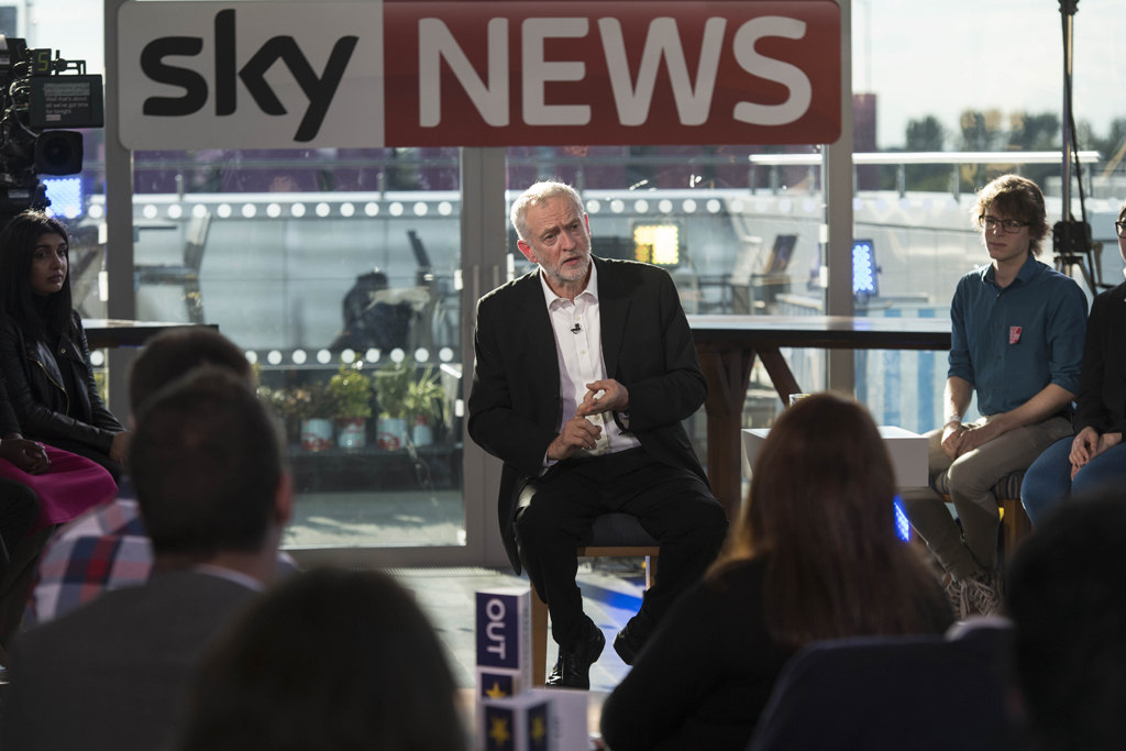 Der britische Labour-Chef Jeremy Corbyn in einer Live-TV-Sendung von Sky News (20.6.2016)