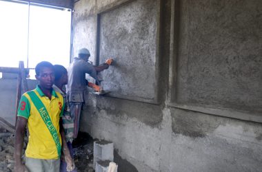 Bau der Schule in Majete