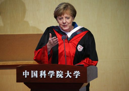Angela Merkel erhält Ehrendoktorwürde in China