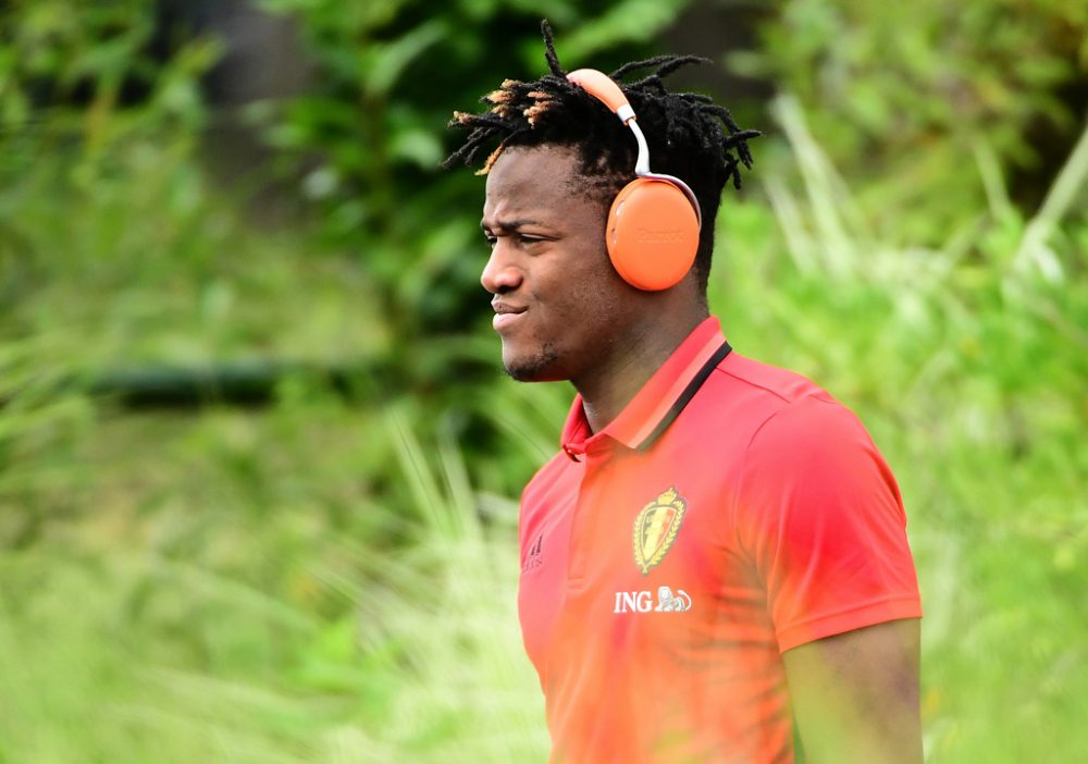 Michy Batshuayi vor dem Training der Roten Teufel in Le Haillan (28.6.2016)