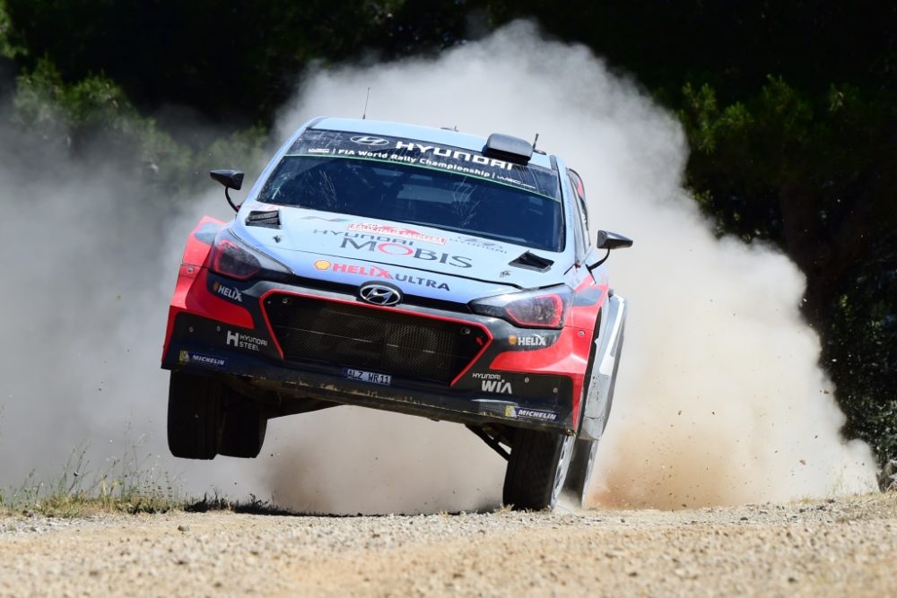 Thierry Neuville am zweiten Tag der Rallye Sardinien