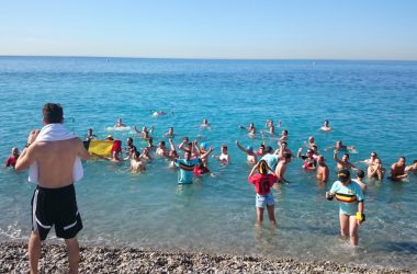 Fans der Roten Teufel steigen in Nizza ins Wasser - auch Ostbelgier dabei