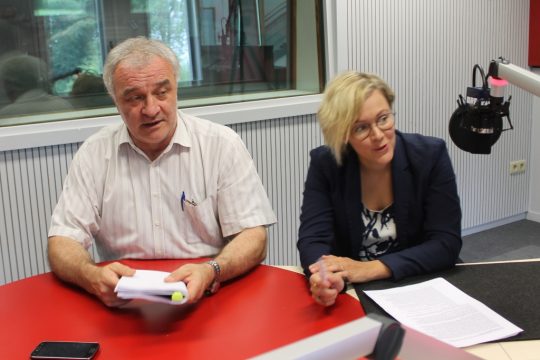 Edmund Stoffels und Jenny Baltus-Möres stellen neuen Kodex der Wallonischen Region vor