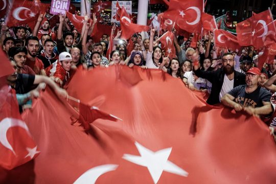 Erdogan-Anhänger in Istanbul (15.7.2016)