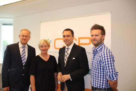 Maxime Prévot (M.) mit der CSP-Fraktion