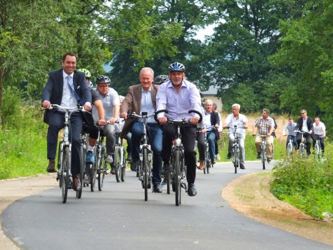 Montenau: Asphaltierter Abschnitt des RAVeL-Weges eröffnet (8.7.2016)