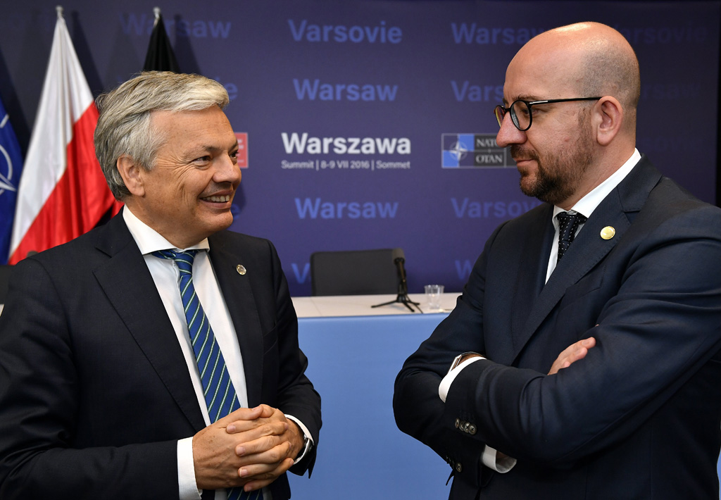 Didier Reynders und Charles Michel beim Nato-Gipfel in Warschau (9.7.)