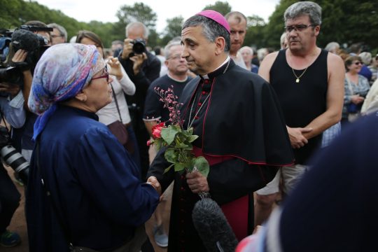 Erzbischof von Rouen Dominique Lebrun bei Gedenkfeier