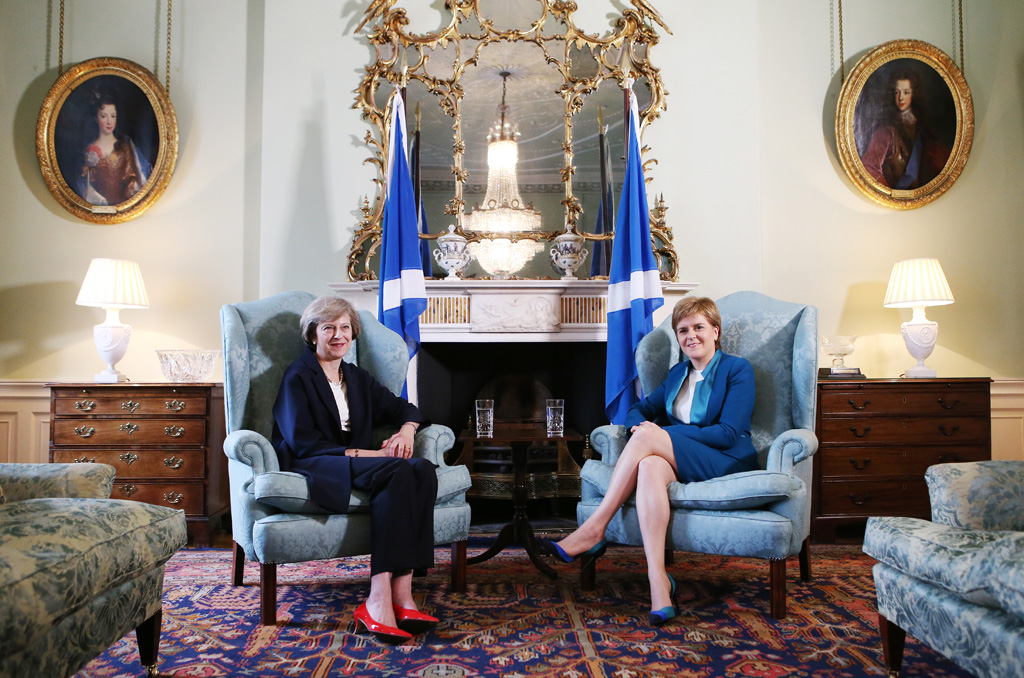 Theresa May und Nicola Sturgeon am 15.7.2016 in Edinburgh