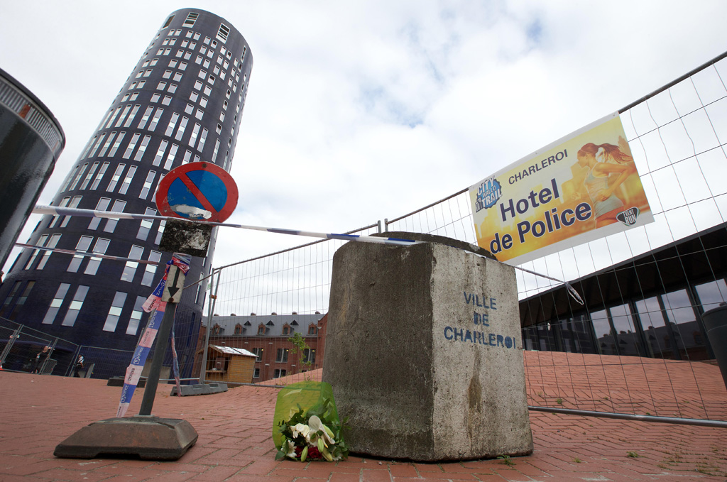 Nach dem Machetenangriff auf die Polizei von Charleroi