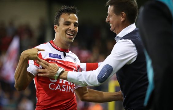 Filip Markovic feierte mit Glen De Boeck sein Tor zum 2-0 für Mouscron