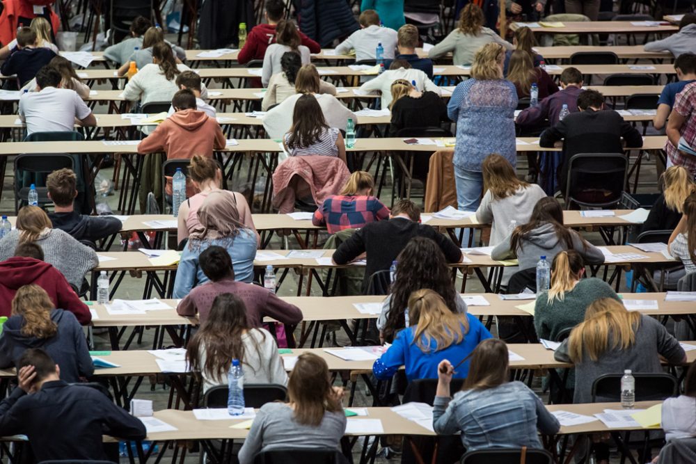 Aufnahmeprüfung der Zahnarzt-Studenten für die flämischen Universitäten in Brüssel