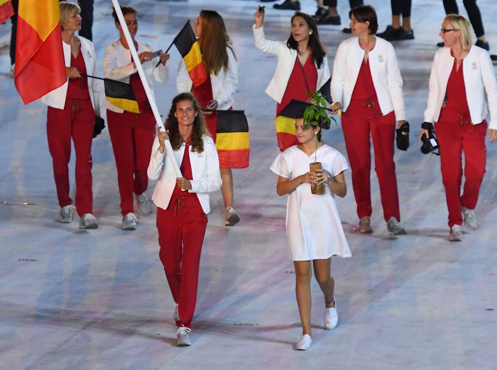 Olivia Borlé führte die belgische Delegation beim Einzug ins Stadion als Fahnenträgerin an