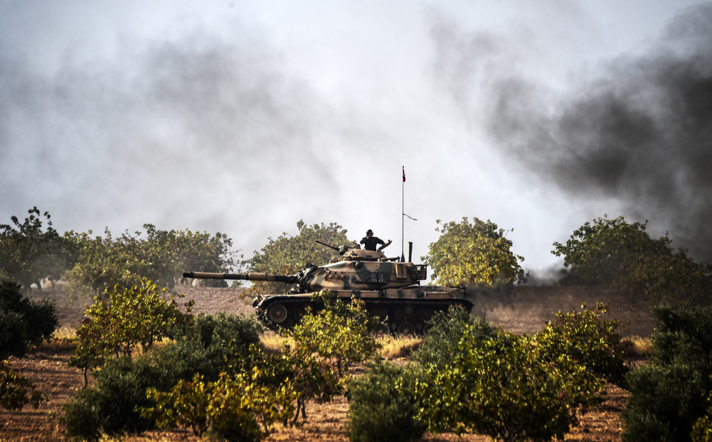 Türkischer Panzer nahe Dscharablus an der syrisch-türkischen Grenze (Bild vom 25.8.)