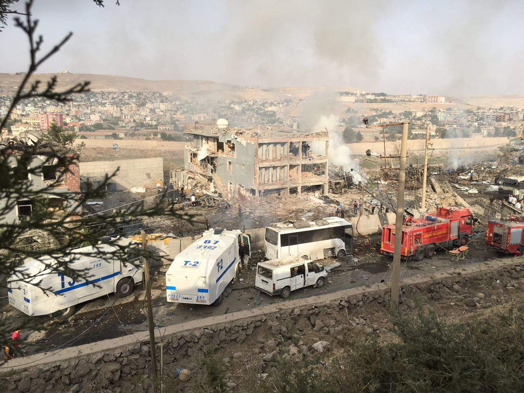 Mindestens acht Tote bei neuem Terroranschlag auf Polizei in Türkei